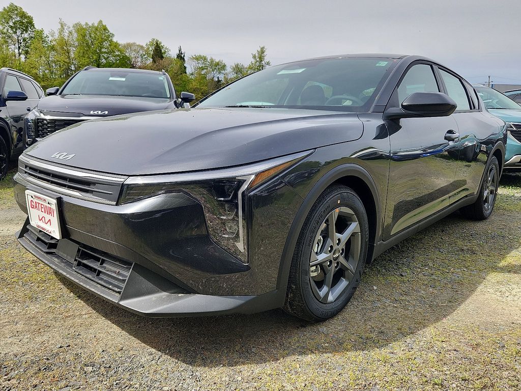 2026 Kia K4 LXS AT's photo