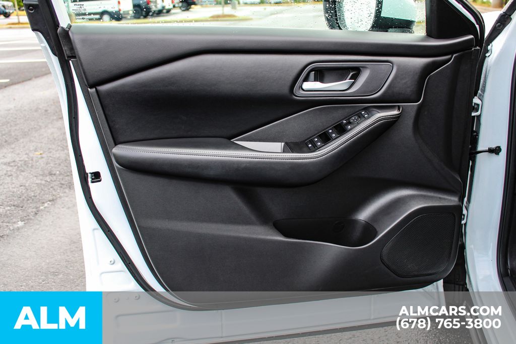 Used 2025 White Nissan SV image 39