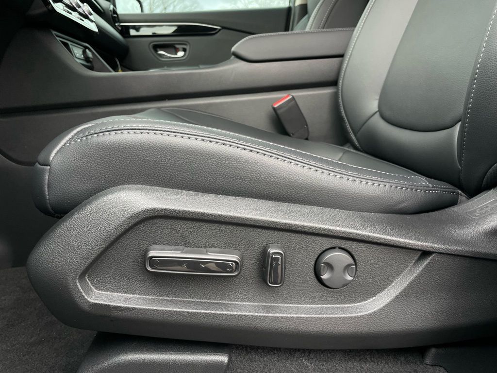 Thumbnail: 2026 Honda Pilot - 25