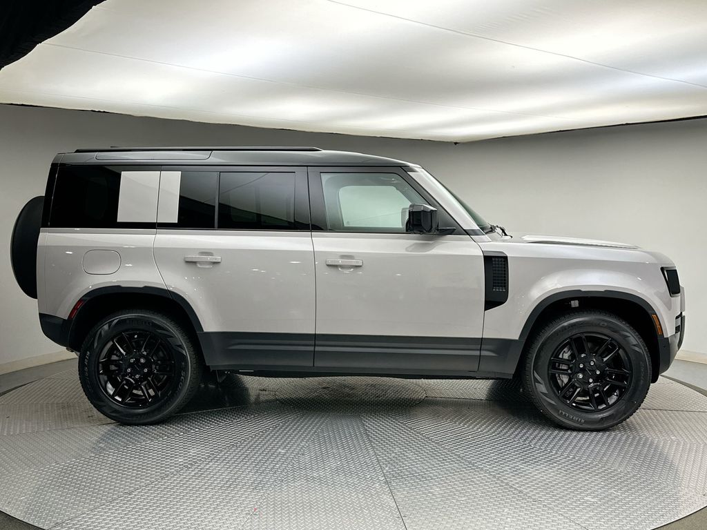 Thumbnail: 2026 Land Rover Defender - 4