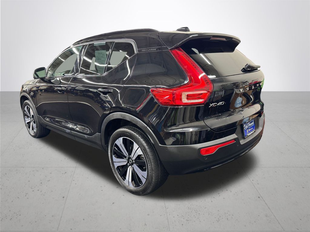 2023 Volvo XC40 Recharge Twin Plus photo 3