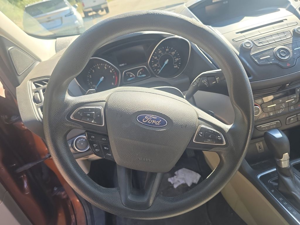 2017 Ford Escape SE 11