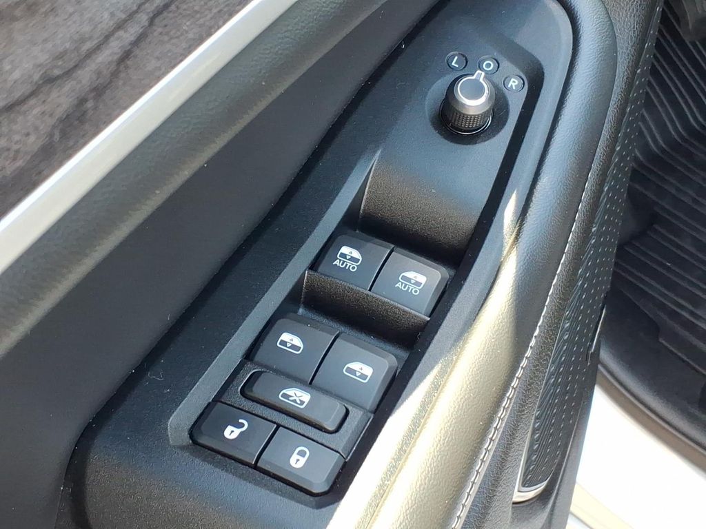 used 2023 Jeep Grand Cherokee car, priced at $26,900