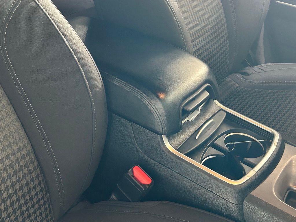 Used 2023 Pitch Black Clearcoat Dodge SXT image 30