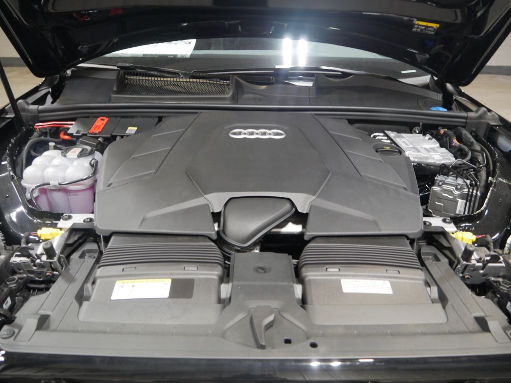 Thumbnail: 2026 Audi Q7 - 10