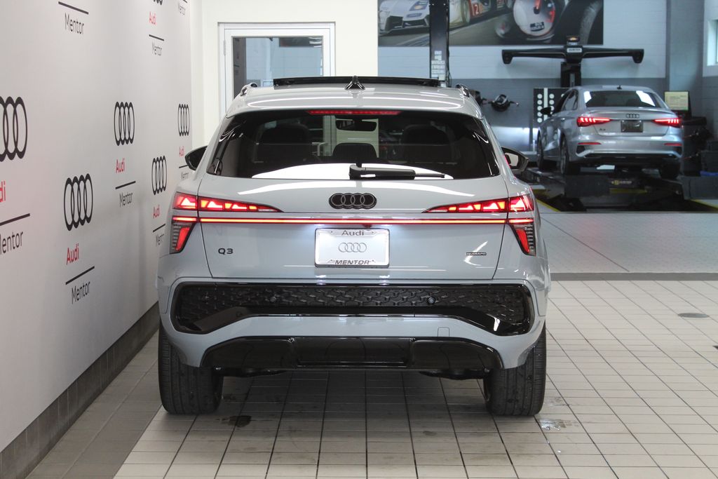 Thumbnail: 2026 Audi Q3 - 5