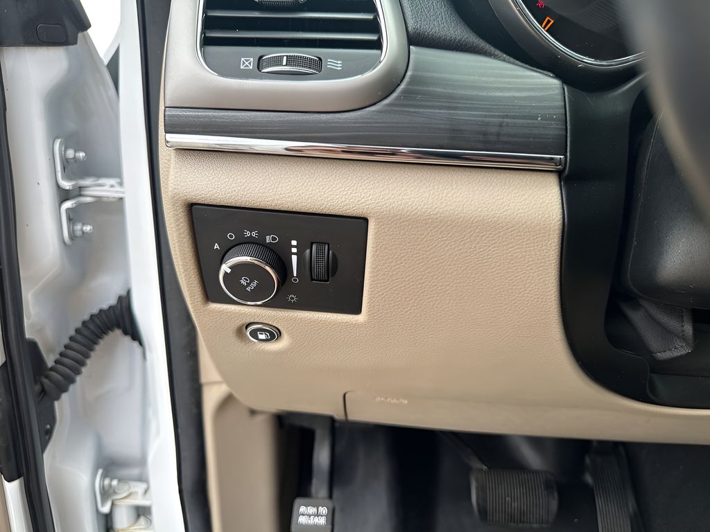 Used Car 2019 Jeep Grand Cherokee  Limited For Sale Under $20,000 In Austin, Texas