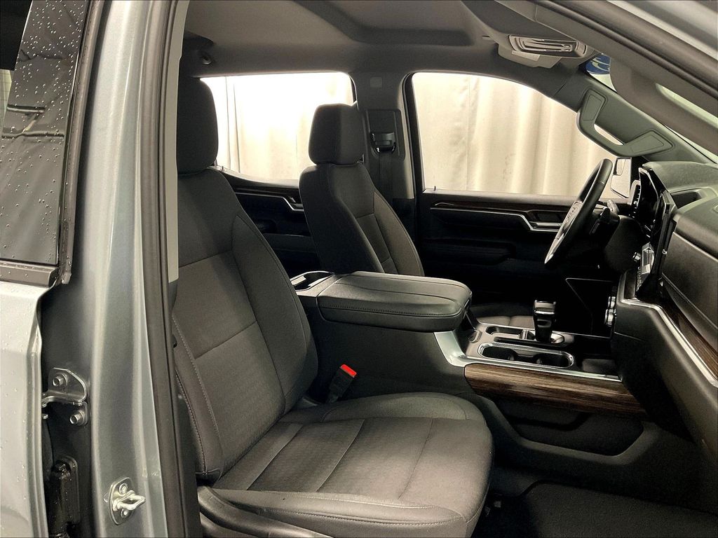 2025 GMC Sierra 1500 — photo 11