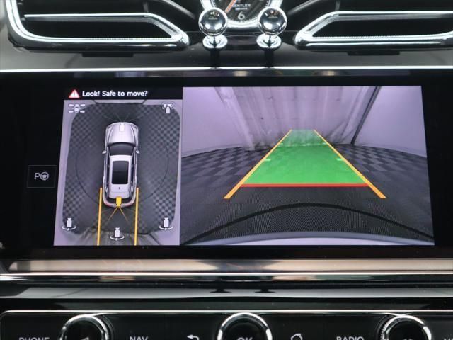 Thumbnail: 2025 Bentley Bentayga - 16
