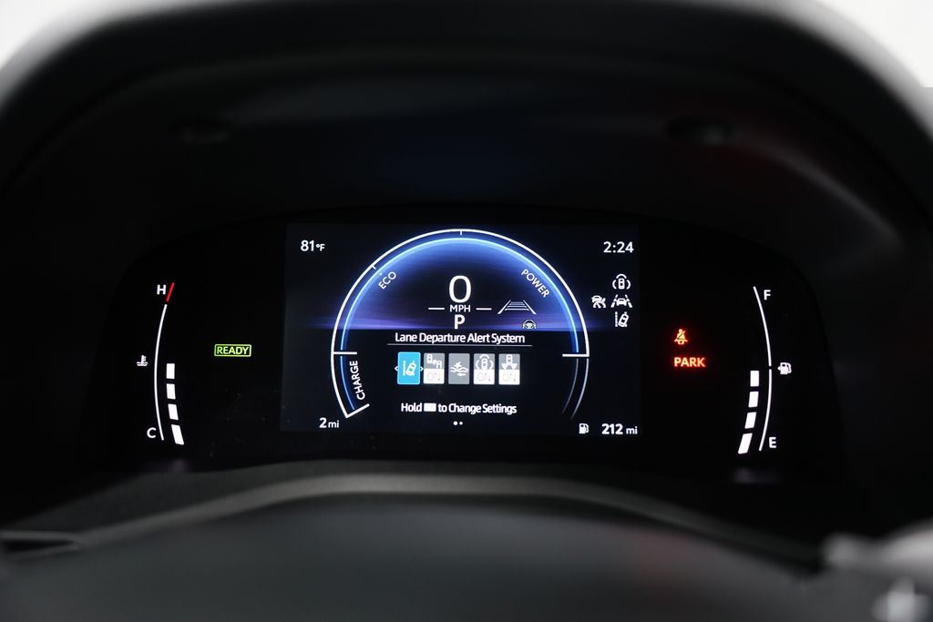 2025 Toyota Camry SE 16