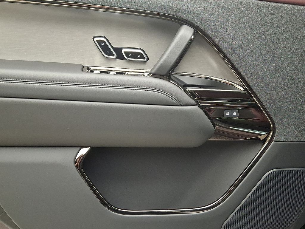 Thumbnail: 2026 Land Rover Range Rover Sport - 9