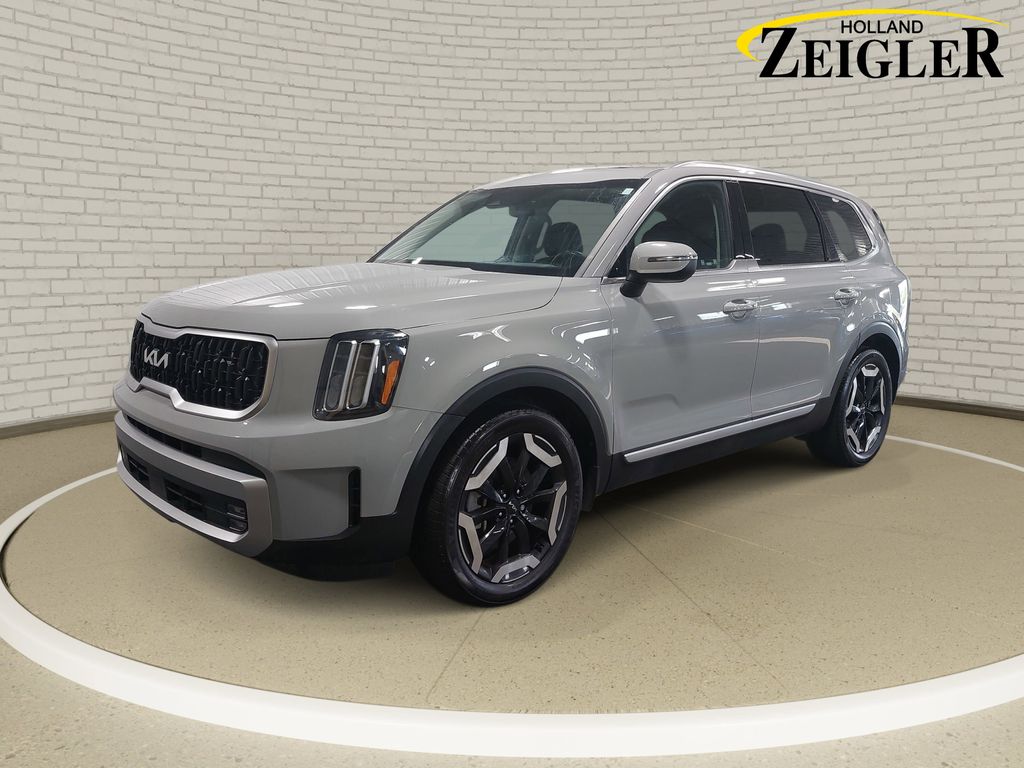 Gray 2023 Kia Telluride 8-Speed Automatic