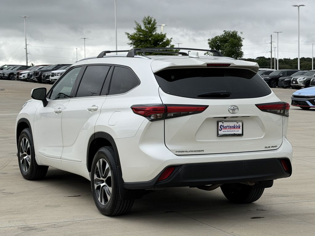 Used 2021 Toyota Highlander SUV