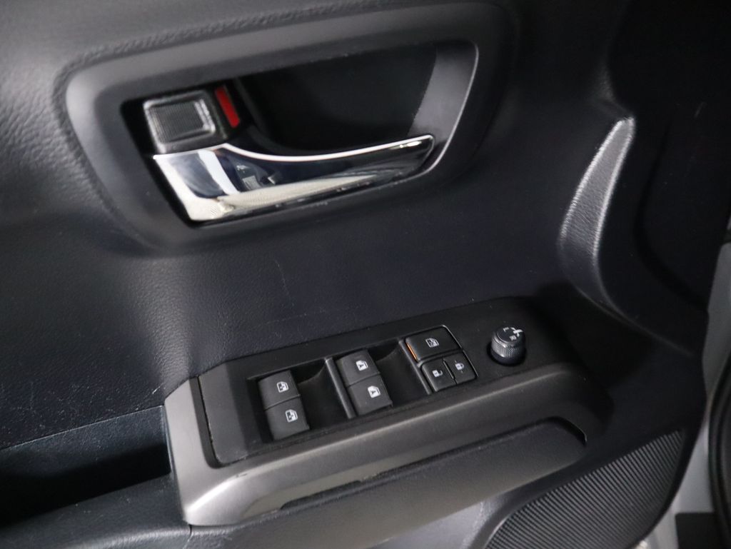 2021 Toyota Tacoma TRD Off-Road 23