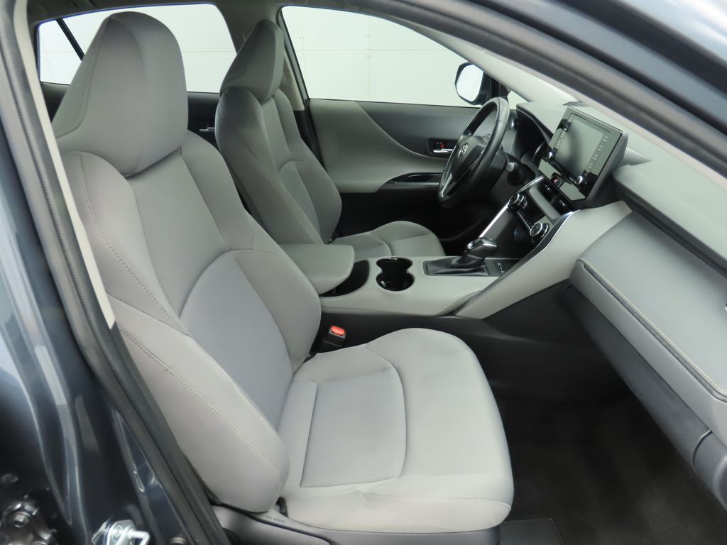 2021 Toyota Venza LE 20