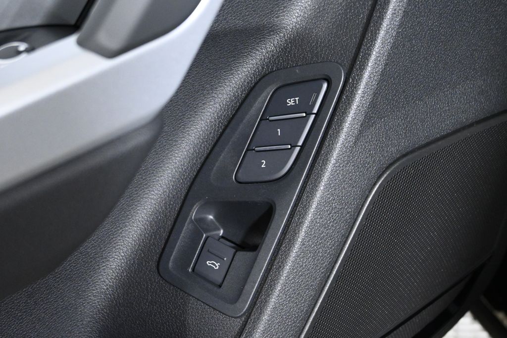 Thumbnail: 2025 Audi Q3 - 24