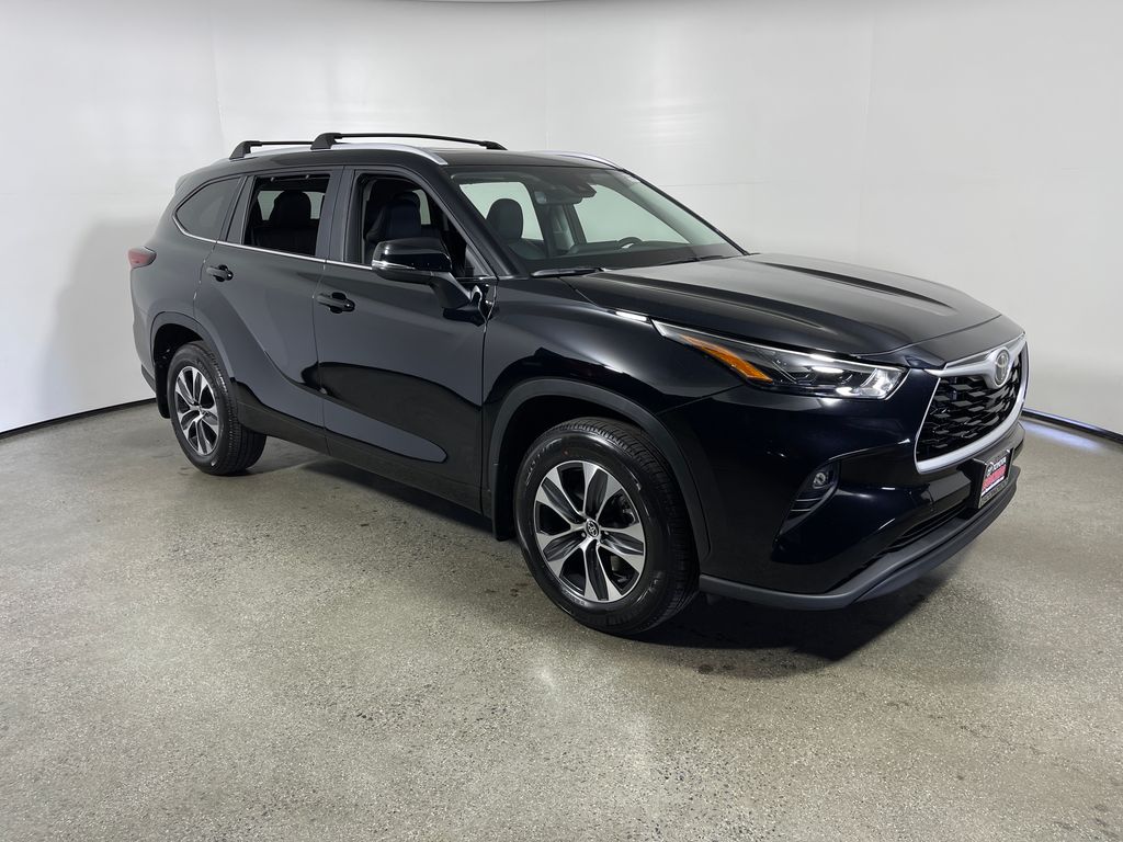 Midnight Black 2026 Toyota Highlander XLE AWD SUV / Crossover All-Wheel Drive 8-Speed Automatic
