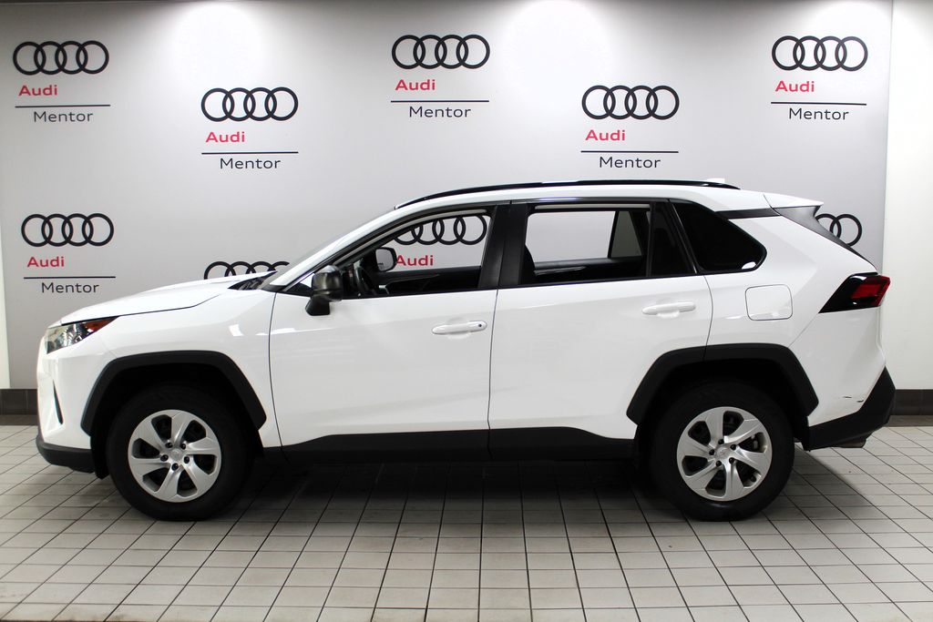 Thumbnail: 2019 Toyota RAV4 - 3