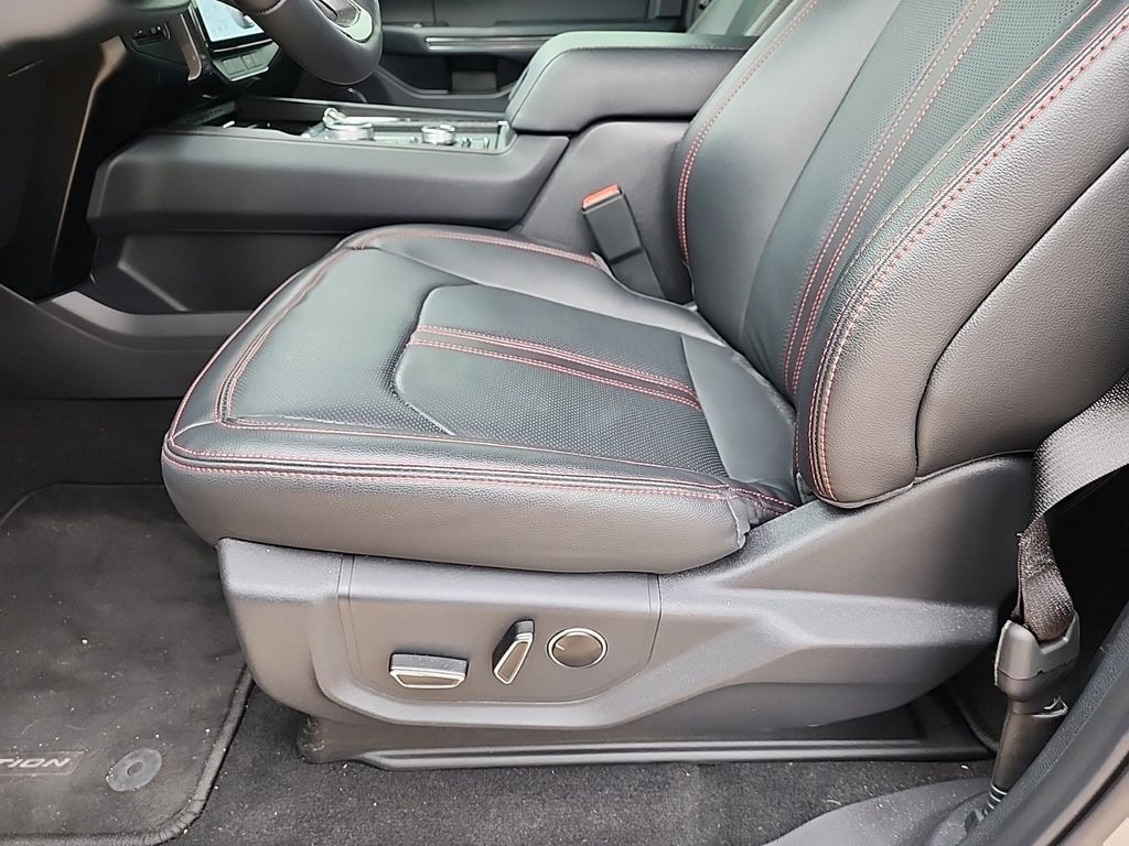 2024 Ford Expedition Limited photo