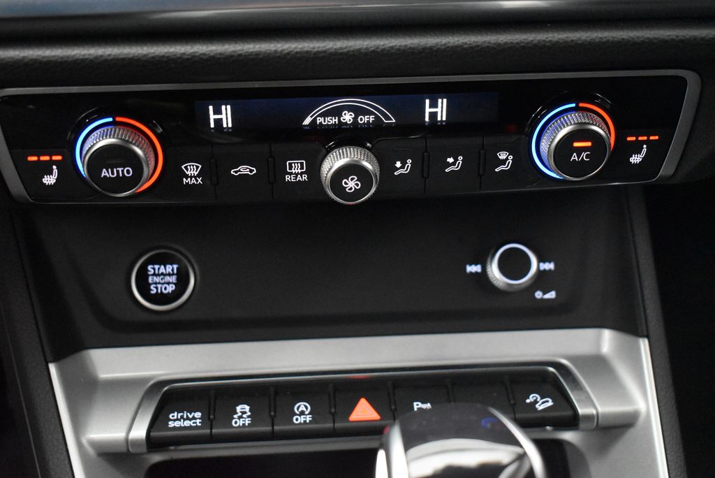 Thumbnail: 2023 Audi Q3 - 19