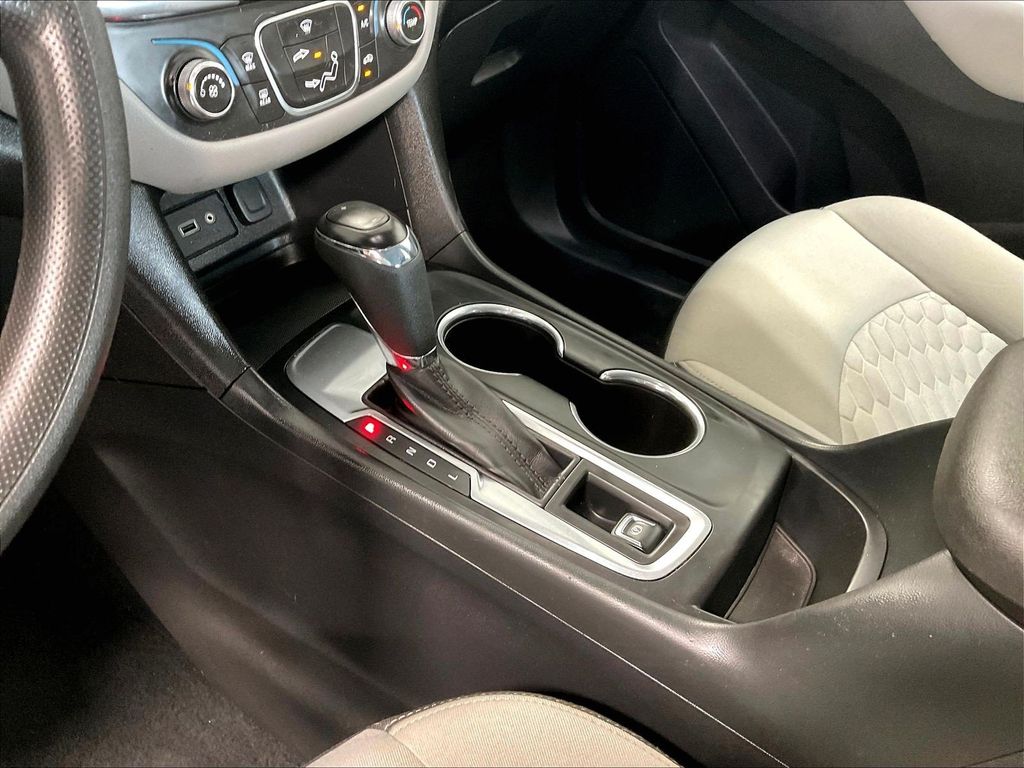 2019 Chevrolet Equinox — photo 21