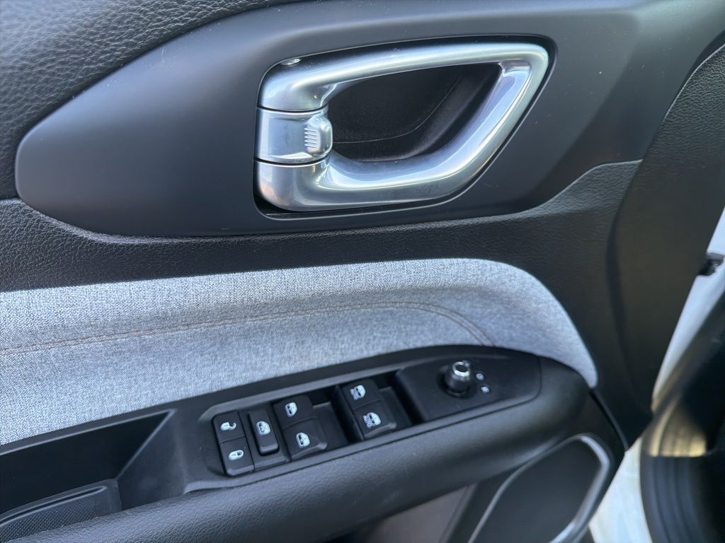 Thumbnail: 2022 Jeep Compass - 26