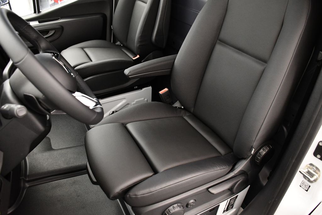 2025 Mercedes-Benz Sprinter 2500 28