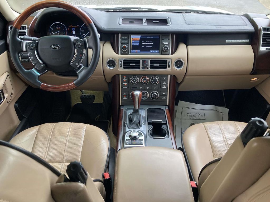 Used 2011 White Land Rover HSE image 10