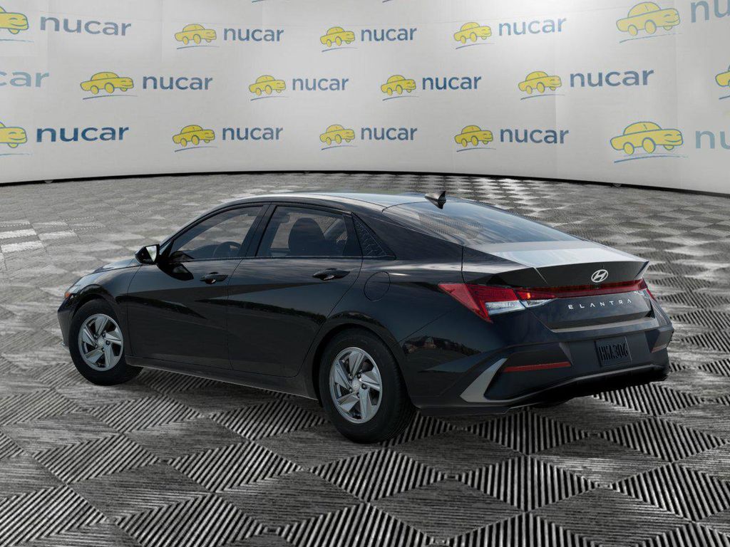 2026 Hyundai Elantra — photo 5