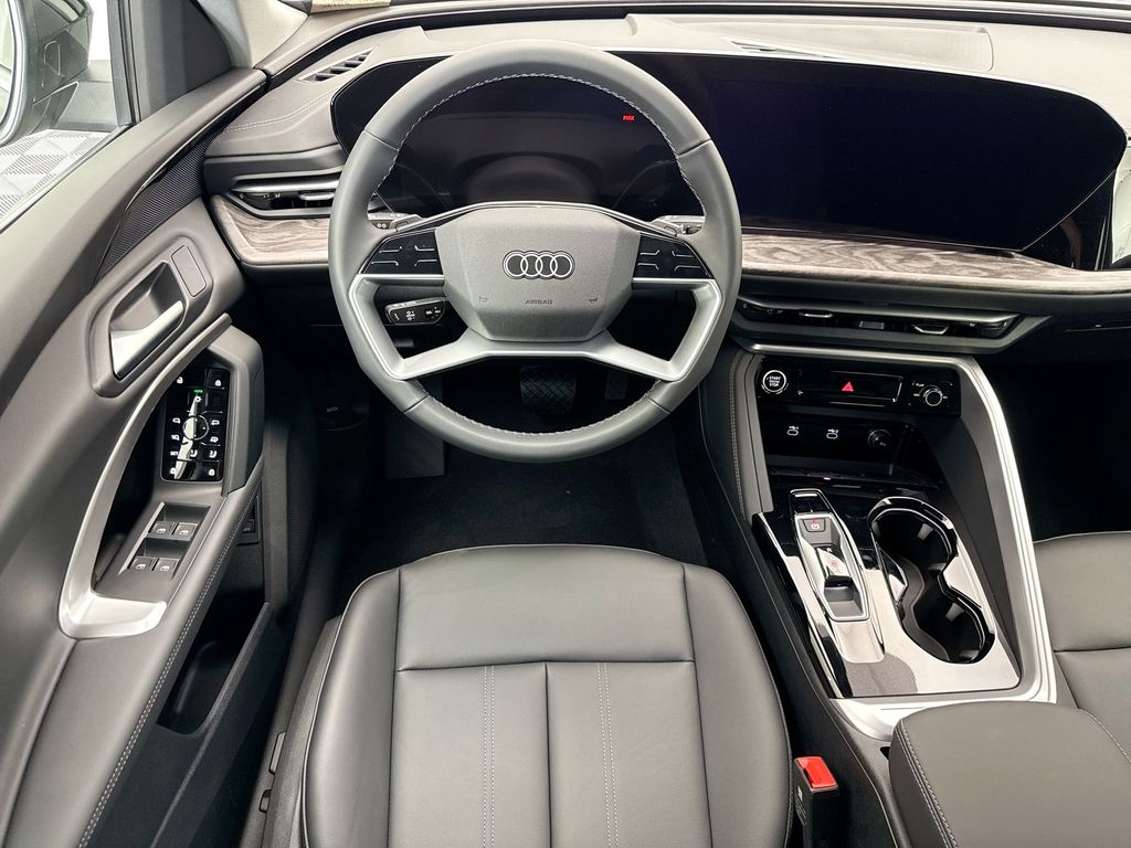 Thumbnail: 2025 Audi Q5 - 10