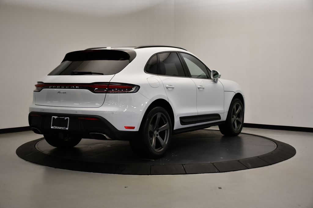 Thumbnail: 2025 Porsche Macan - 7