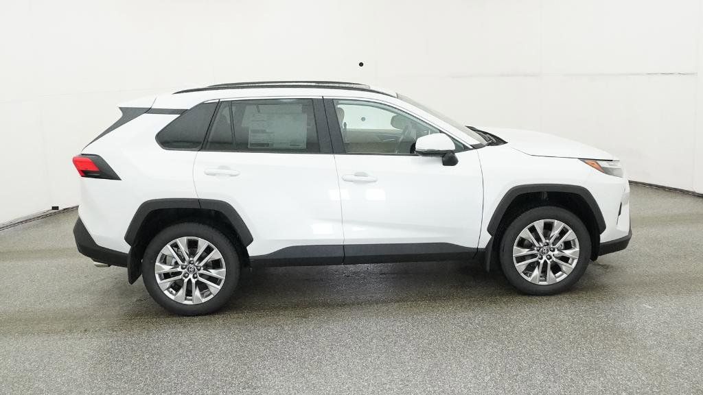 Thumbnail: 2025 Toyota RAV4 - 27