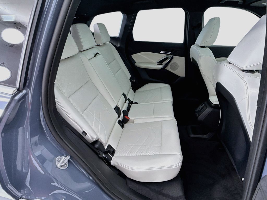 Thumbnail: 2027 BMW X1 - 21