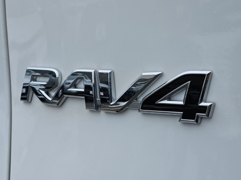 Thumbnail: 2025 Toyota RAV4 - 18