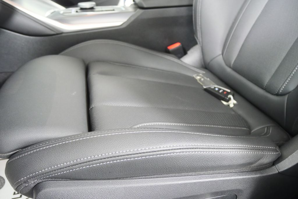 Thumbnail: 2025 BMW 4 Series - 9