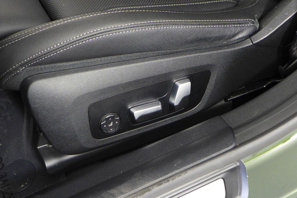 Thumbnail: 2023 BMW i4 - 23