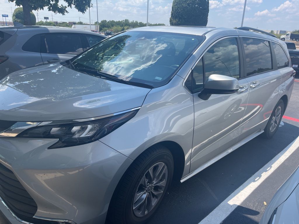 Thumbnail: 2024 Toyota Sienna - 6