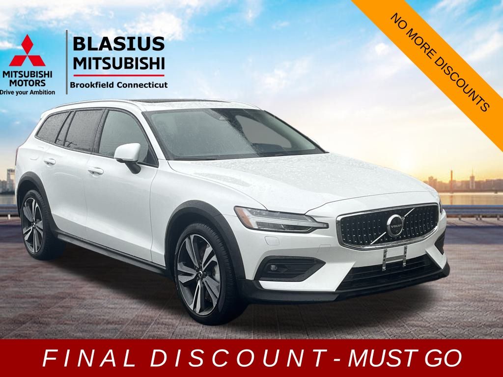 2025 Volvo V60 Cross Country B5 Plus AWD