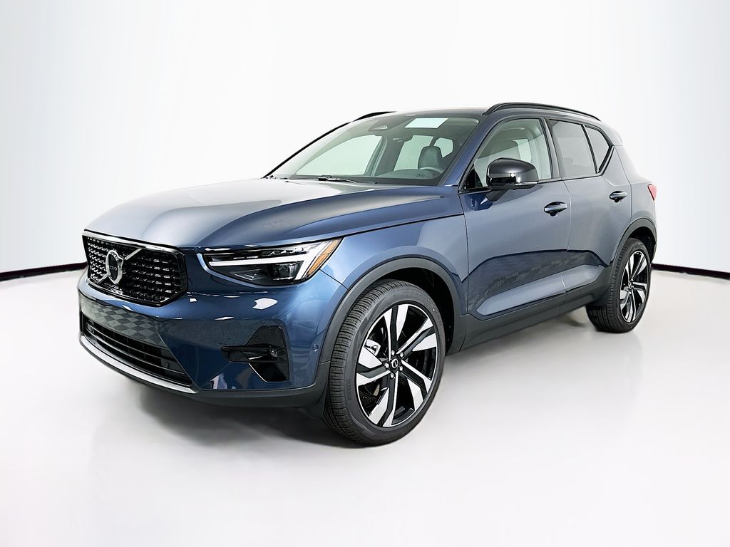 2026 Volvo XC40 B5 Ultra