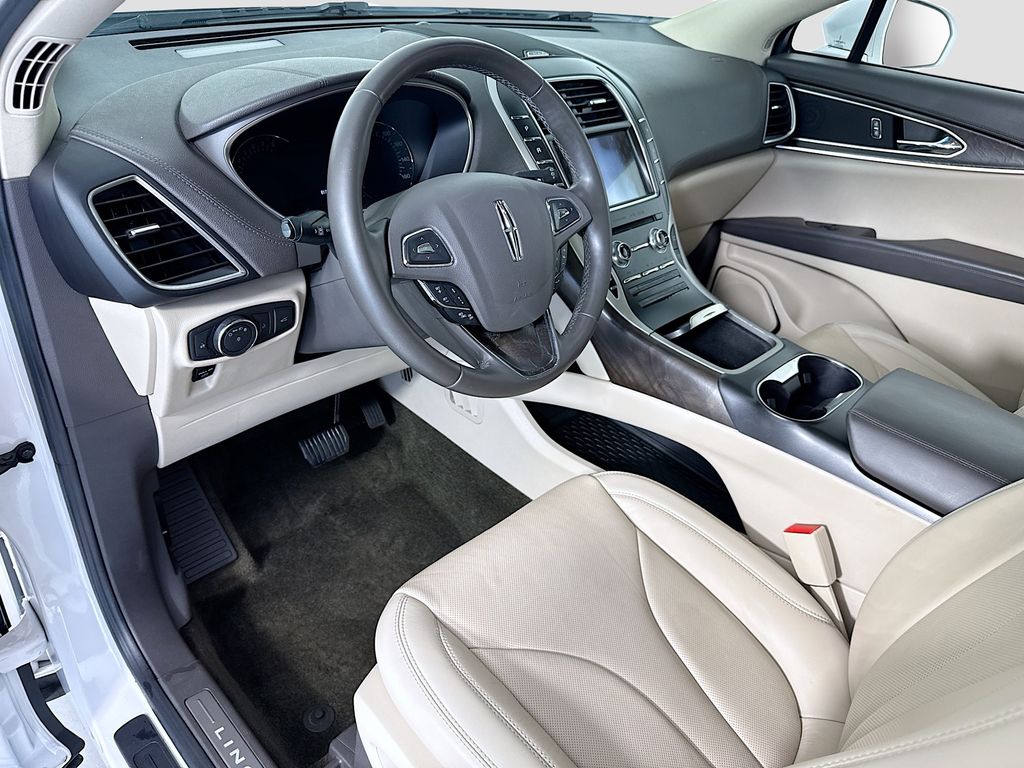 Thumbnail: 2017 Lincoln MKX - 9