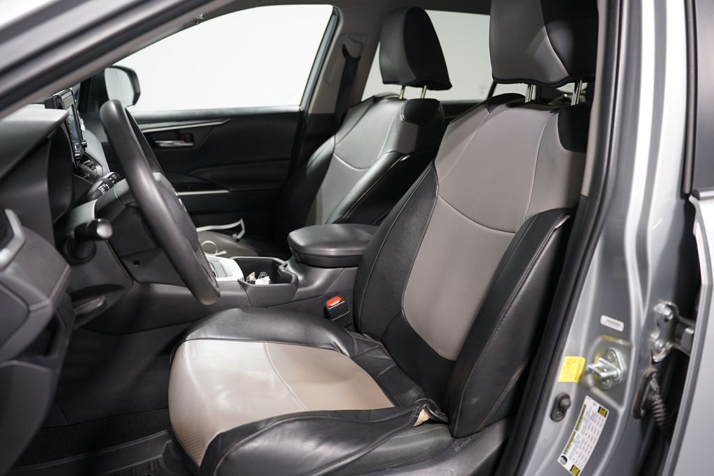 2022 Toyota RAV4 XLE 6