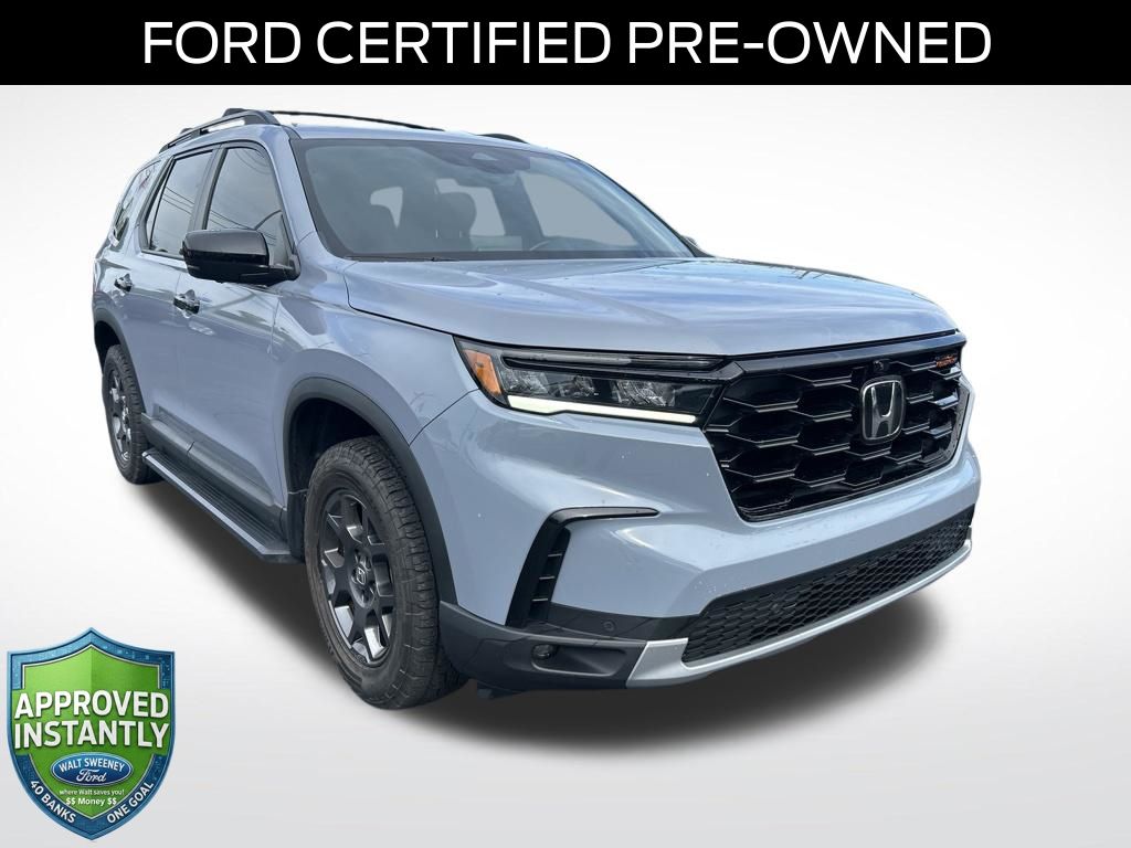 Sonic Gray Pearl 2024 Honda Pilot SUV / Crossover All-Wheel Drive Automatic