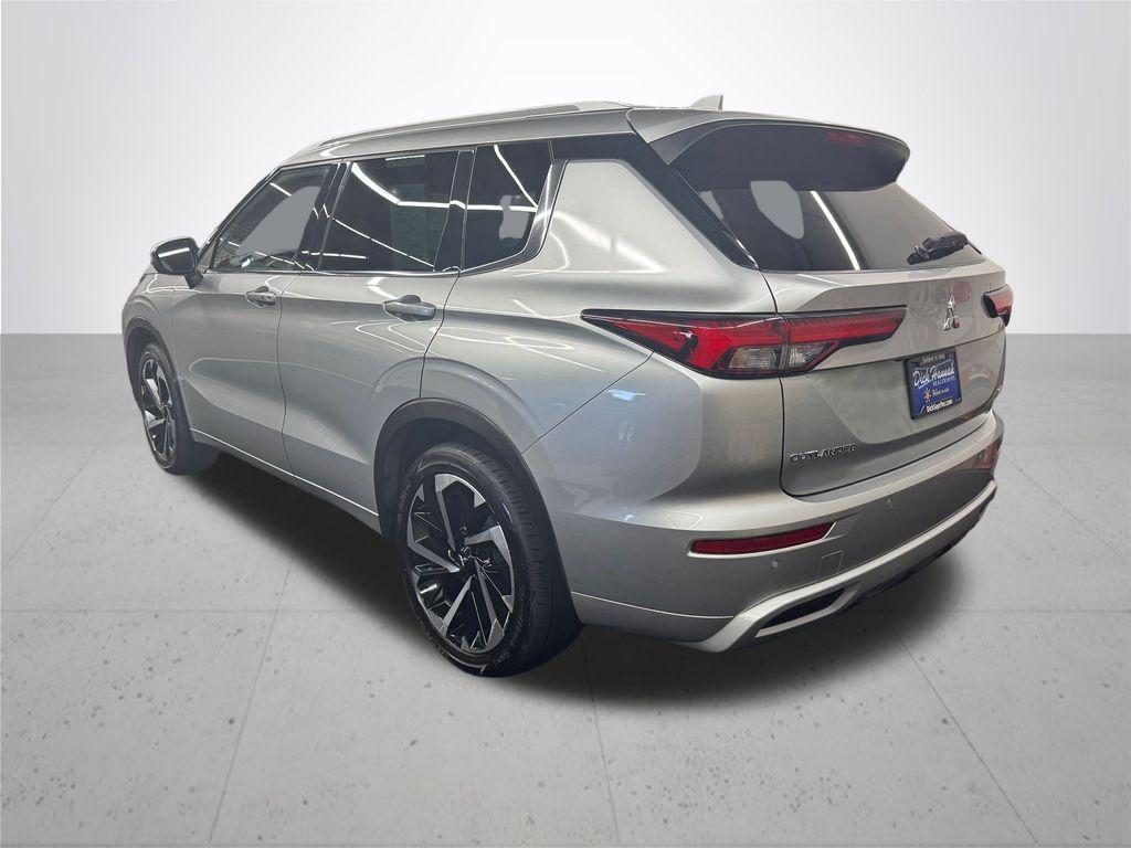 2023 Mitsubishi Outlander SEL