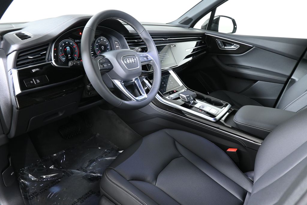 Thumbnail: 2026 Audi Q7 - 12