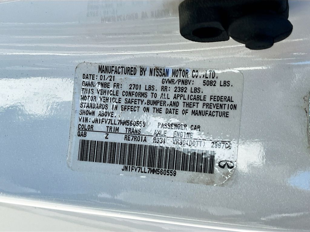Used 2021 White INFINITI Red Sport 400 image 33