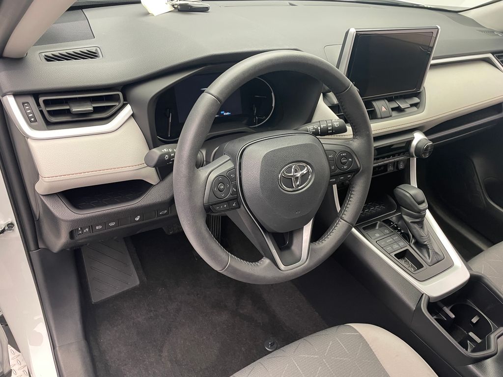 Thumbnail: 2025 Toyota RAV4 - 11