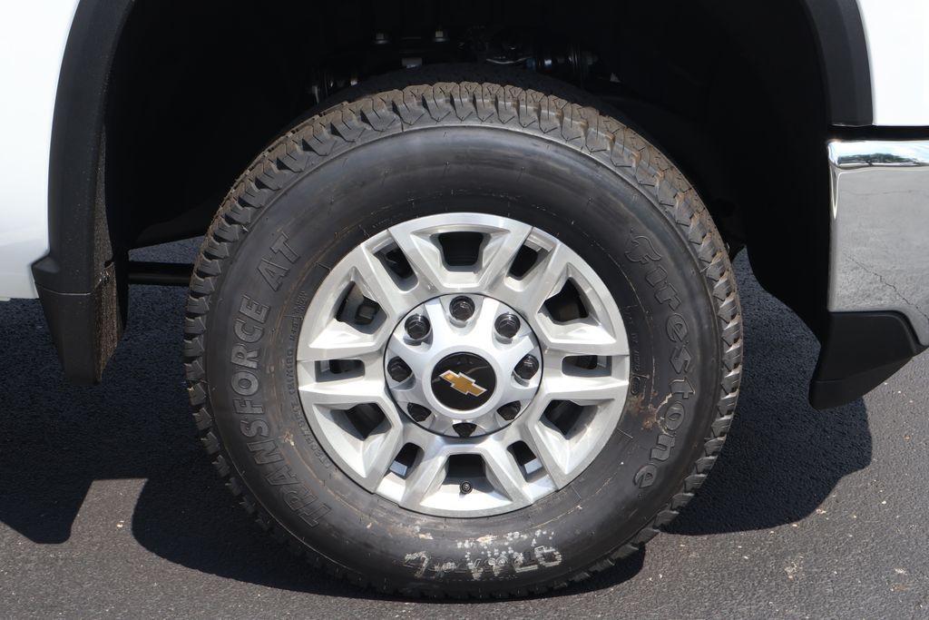 Thumbnail: 2026 Chevrolet Silverado 2500 - 11