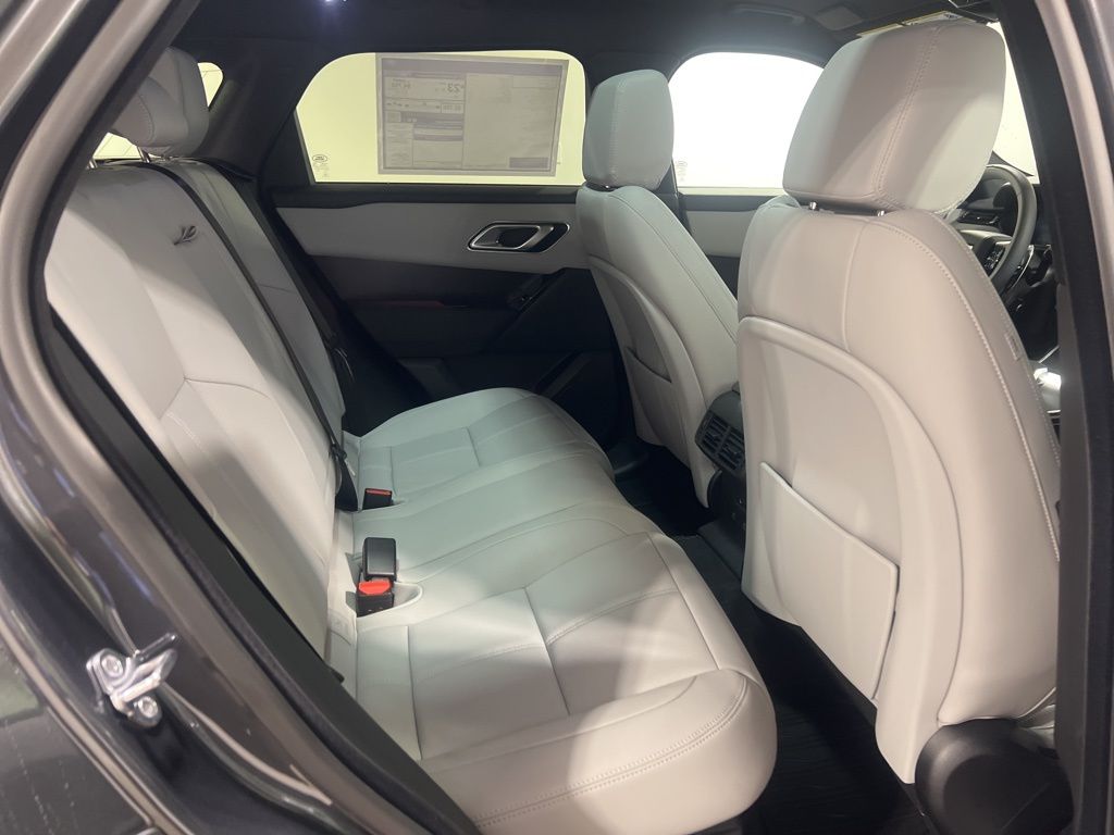 Certified Used 2026  Land Rover Dynamic SE image 28