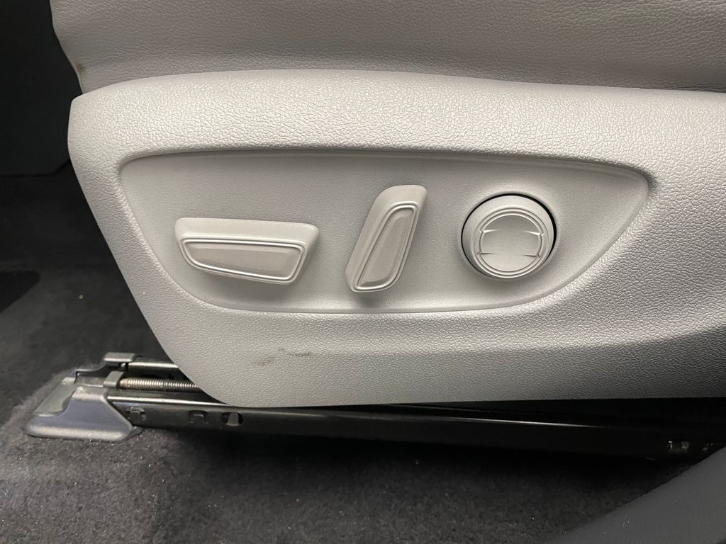 2023 Toyota Highlander XLE 14