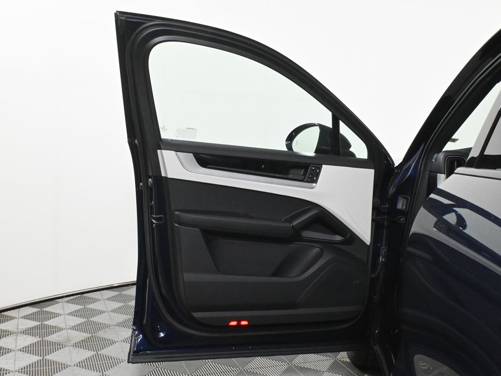 Thumbnail: 2026 Porsche  - 31